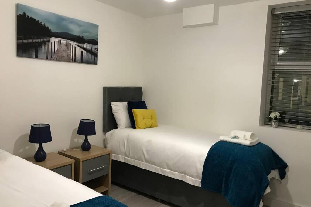 Marie'S Serviced Apartments- 2 Bedroom City Stay Bedford Bagian luar foto