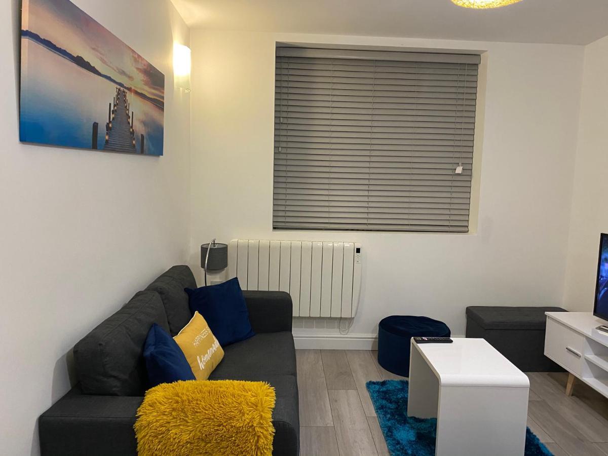 Marie'S Serviced Apartments- 2 Bedroom City Stay Bedford Bagian luar foto